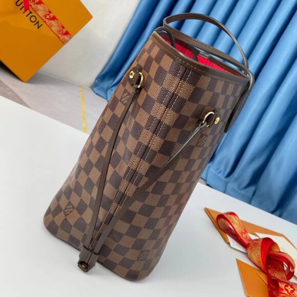 Louis Vuitton crossbody bag, shopping bag - Picture 4 of 8